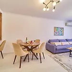 Premium Center In Grand Karavel Апартамент *